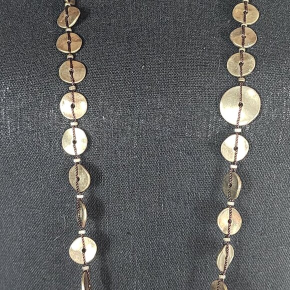 Chico's Vintage Gold Tone Threaded Metal Circle Adjustable 40" Necklace 3.5" Ext - Picture 4 of 16